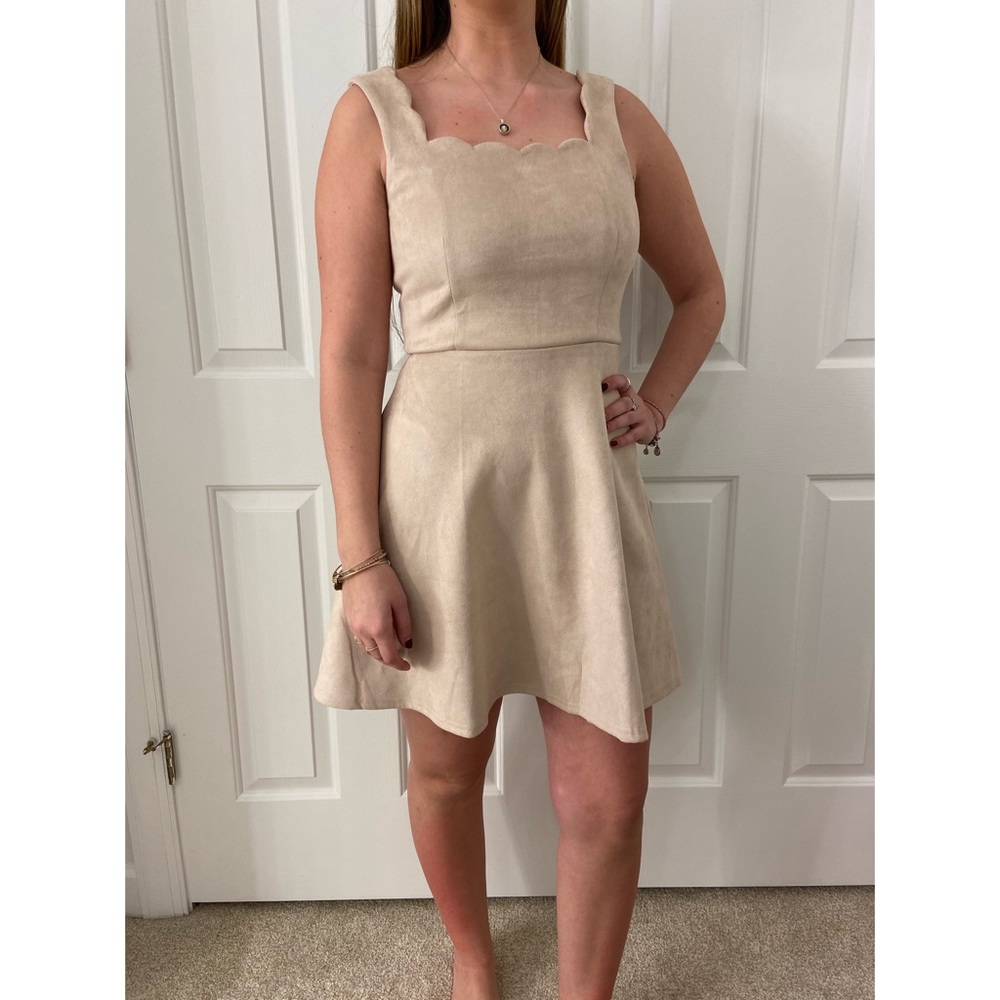 Scallops detail mini dress